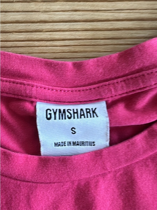 Gymshark crop top - Picture 2 of 2